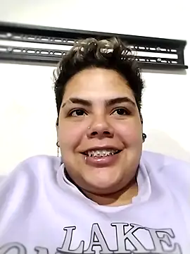 Snapshot of Hailey_Curvy chatting on October 24, 1:35 am Hailey Curvy online show from October 24, 1:35 am