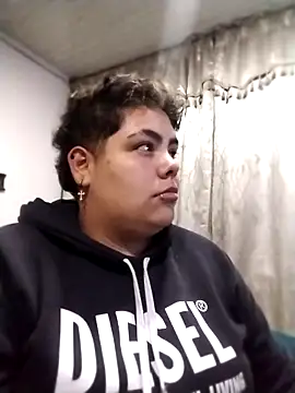 Snapshot of Hailey_Curvy chatting on October 25, 3:03 am Hailey Curvy online show from October 25, 3:03 am