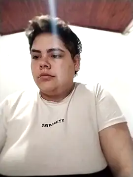 Snapshot of Hailey_Curvy chatting on November 5, 10:43 pm Hailey Curvy online show from November 5, 10:43 pm