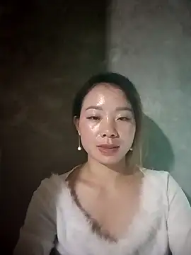 Snapshot of milo123-xx chatting on October 21, 3:51 am milo123-xx online show from October 21, 3:51 am