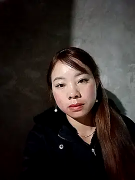 Snapshot of milo123-xx chatting on November 13, 4:33 am milo123-xx online show from November 13, 4:33 am