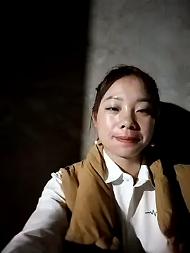 Snapshot of milo123-xx chatting on November 13, 11:58 pm milo123-xx online show from November 13, 11:58 pm