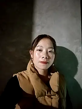 Snapshot of milo123-xx chatting on November 17, 3:12 am milo123-xx online show from November 17, 3:12 am