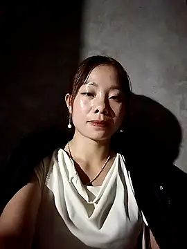 Snapshot of milo123-xx chatting on November 17, 3:18 pm milo123-xx online show from November 17, 3:18 pm