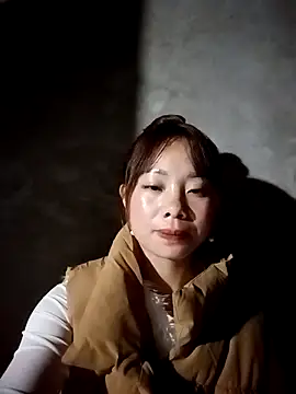 Snapshot of milo123-xx chatting on November 18, 3:38 pm milo123-xx online show from November 18, 3:38 pm