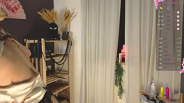 laracroftmansion online show from March 4, 4:35 pm