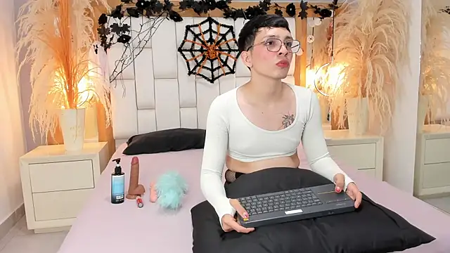 LiamHeat online show from October 29, 2:03 am