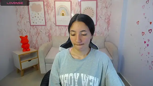 Snapshot of Kylie_ch1 chatting on October 23, 3:44 pm Kylie ch1 online show from October 23, 3:44 pm