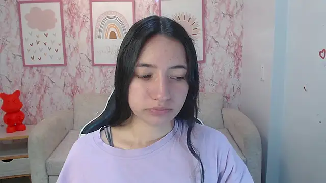 Snapshot of Kylie_ch1 chatting on November 10, 10:47 am Kylie ch1 online show from November 10, 10:47 am