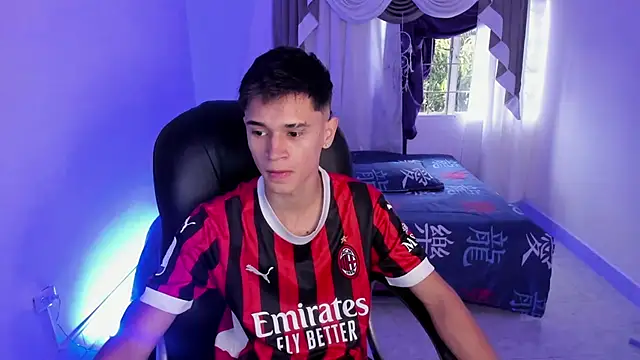 Aron Boyy online show from October 24, 8:16 pm