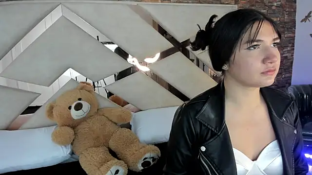 Snapshot of Valery_Brand chatting on September 11, 11:43 am Valery Brand online show from September 11, 11:43 am