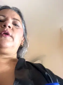 Snapshot of Lucy_Milf_474 chatting on November 11, 11:43 am Lucy Milf 474 online show from November 11, 11:43 am