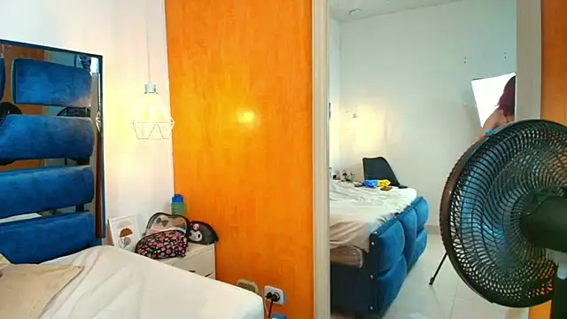 LilyAndJuan online show from September 28, 2:39 am