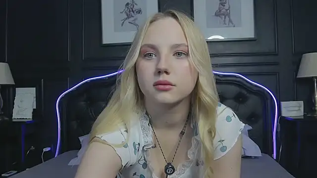 Sky Cutie online show from March 3, 4:40 am