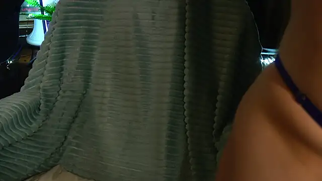 Snapshot of AnitaVon chatting on February 14, 4:09 am AnitaVon online show from February 14, 4:09 am