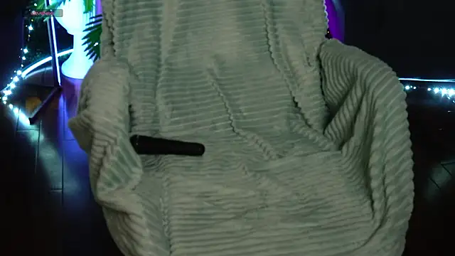 Snapshot of AnitaVon chatting on February 22, 9:19 am AnitaVon online show from February 22, 9:19 am