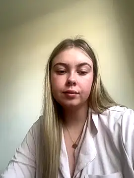 EllaSmithxox online show from October 4, 8:23 am