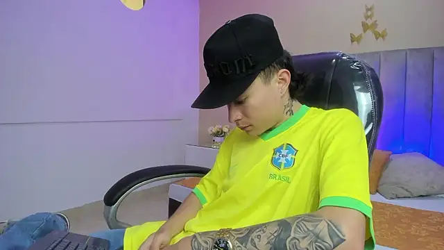 Nascary Fox online show from February 14, 7:21 pm