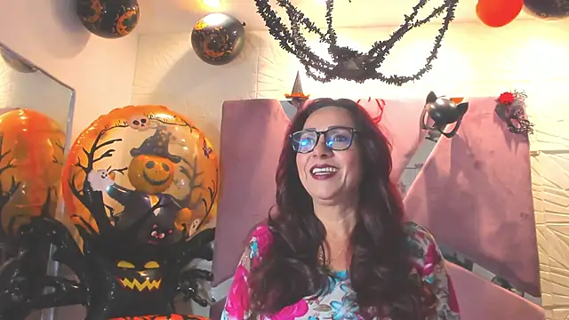 Madame Angelic  online show from October 19, 5:41 am