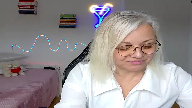 Linsy Kim online show from March 26, 9:59 am