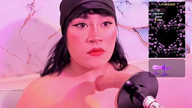 mia yeager online show from October 15, 8:53 pm