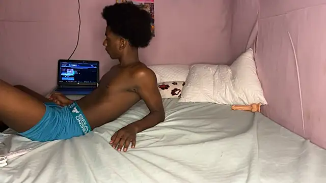 Snapshot of SpicyLolaX_NightDrip chatting on September 9, 4:12 am SpicyLolaX NightDrip online show from September 9, 4:12 am