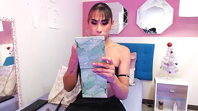 NicoletBlossom online show from November 28, 8:22 pm