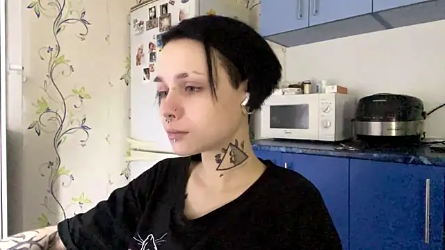 CandaceBlaze online show from October 3, 8:39 pm