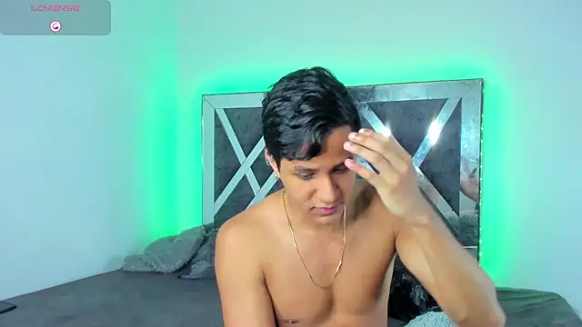 Robertmiller21 online show from April 18, 12:14 am