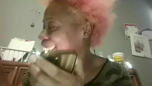 Snapshot of Tishrella6 chatting on February 14, 5:59 am Tishrella6 online show from February 14, 5:59 am