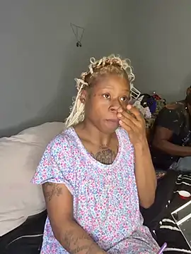 Snapshot of Tishrella6 chatting on February 22, 3:07 am Tishrella6 online show from February 22, 3:07 am