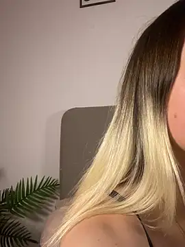 Snapshot of stelli_99 chatting on February 20, 6:08 pm stelli 99 online show from February 20, 6:08 pm