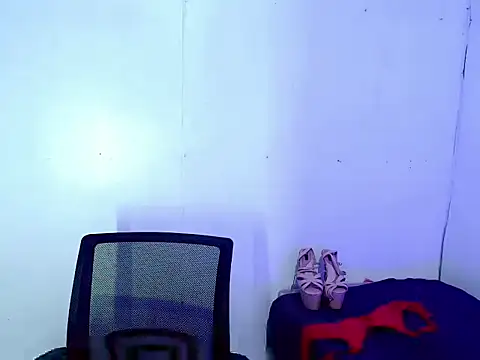 Snapshot of Aiko_shemalexxx chatting on November 14, 5:06 am Aiko shemalexxx online show from November 14, 5:06 am