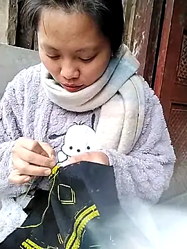 venu00 online show from March 13, 3:24 am