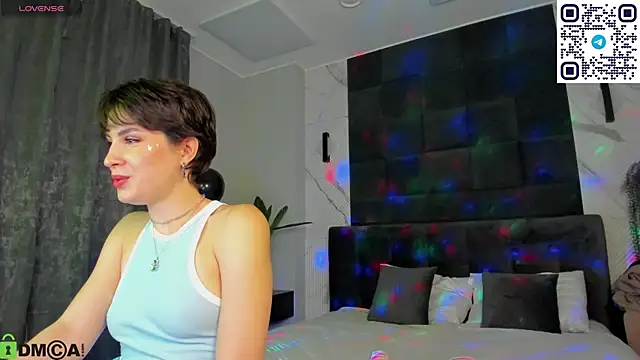 Adeline Perle online show from September 13, 1:16 am