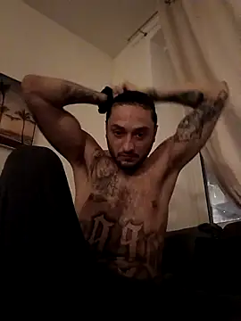 Snapshot of Woodern chatting on November 26, 12:55 am Woodern online show from November 26, 12:55 am