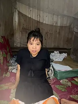 Ngoc-bbi online show from April 4, 2:03 pm