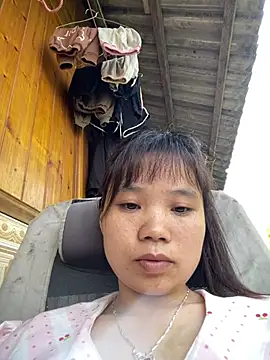 Ngoc-bbi online show from April 8, 1:49 am