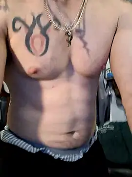 Snapshot of jakestatefarm217 chatting on December 17, 4:40 am jakestatefarm217 online show from December 17, 4:40 am