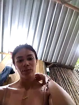 Snapshot of dulcelatin21 chatting on November 24, 3:45 pm dulcelatin21 online show from November 24, 3:45 pm