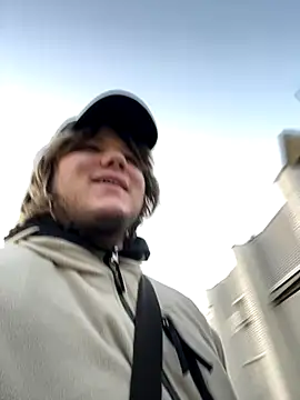 desiredude9 online show from October 18, 11:00 am