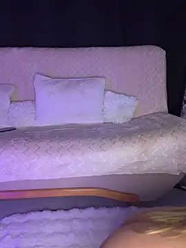 AubrieleRouj1 online show from April 4, 4:59 pm