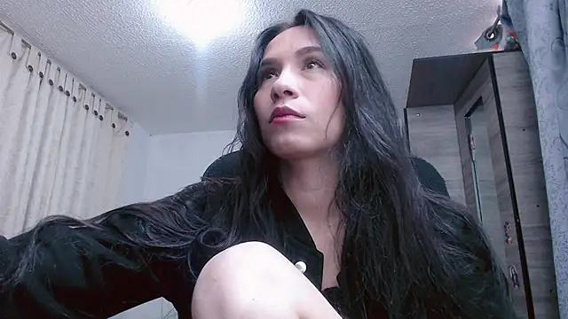 Snapshot of scarlett_vonrose chatting on October 23, 8:51 pm scarlett vonrose online show from October 23, 8:51 pm