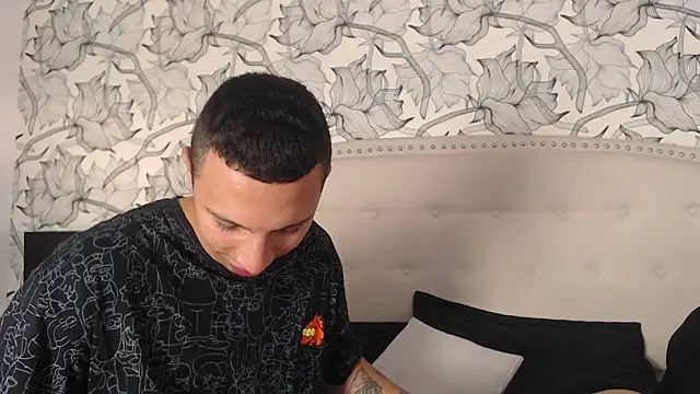 Luna Noire1 online show from April 9, 3:28 am