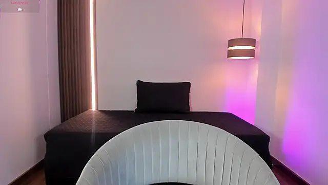 luvely online show from December 19, 10:39 pm