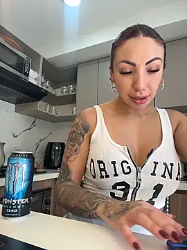 Sarahlove 90 online show from December 21, 8:27 pm