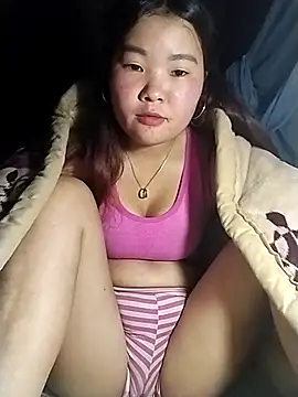 lylylove online show from March 22, 1:03 pm