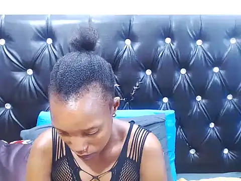 AppleAss02 online show from January 13, 4:45 pm