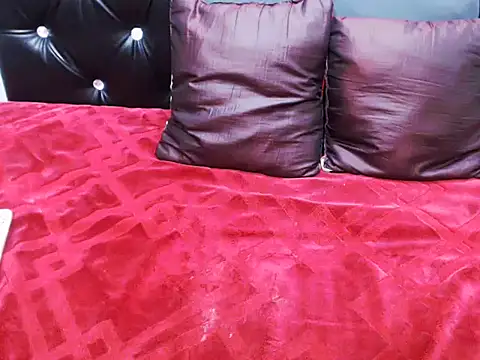 Snapshot of AppleAss02 chatting on February 14, 7:21 pm AppleAss02 online show from February 14, 7:21 pm