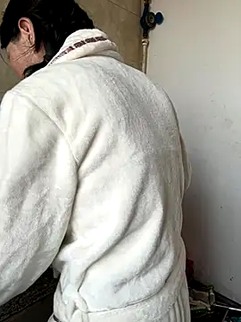 xiiuuff18 online show from November 25, 11:49 pm